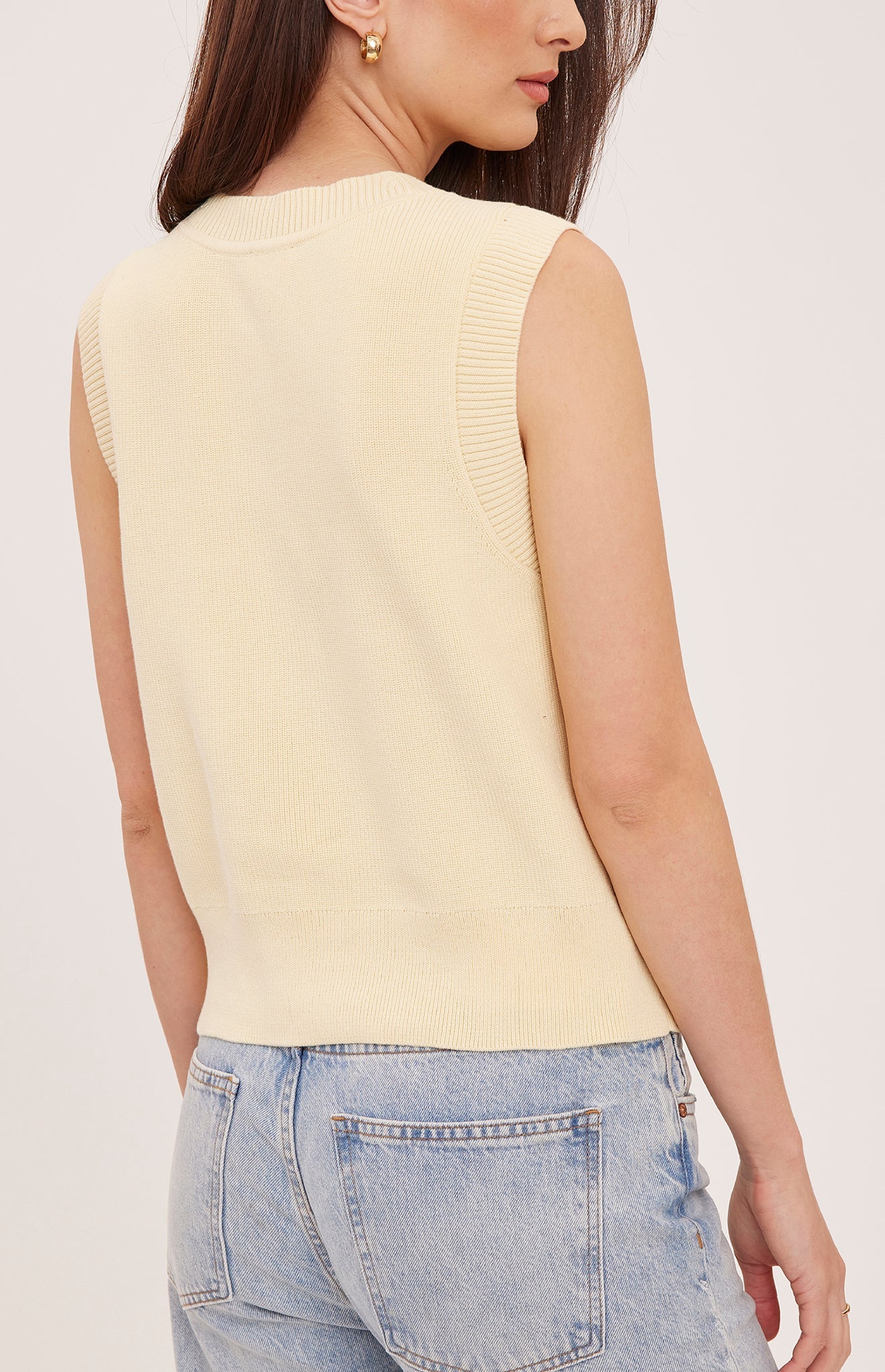 SKYLAR SLEEVELESS SWEATER TOP - PARCHMENT
