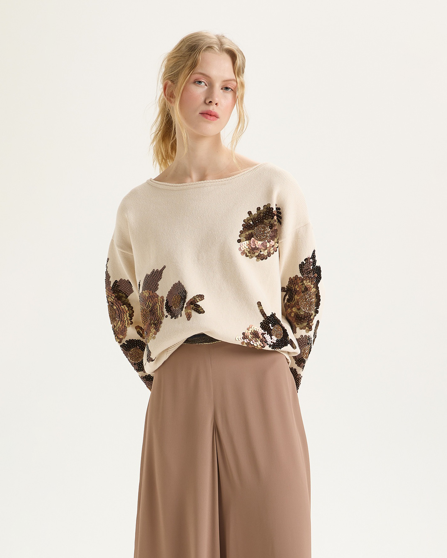 FLOWERS EMBROIDERY SWEATER - NATURAL