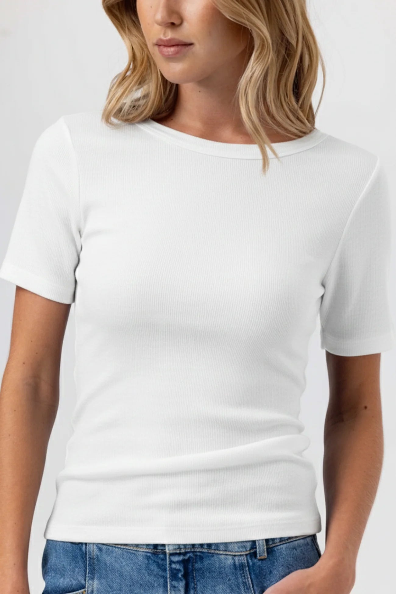 JADE RIBBED TEE - WHITE
