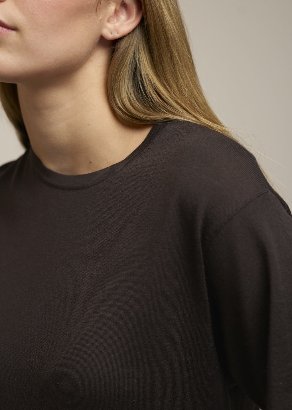 INESSA DARK BROWN WOOL KNIT TEE