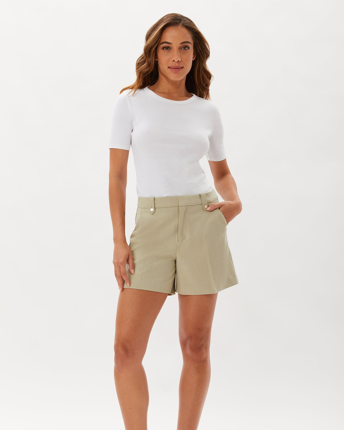GREENWICH SHORT WITH TAB DETAIL - ALOE