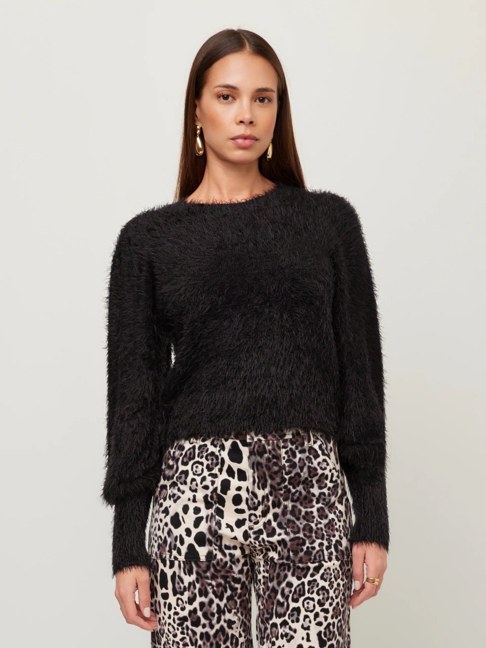 LIA SHIRRED SLEEVE SWEATER - BLACK
