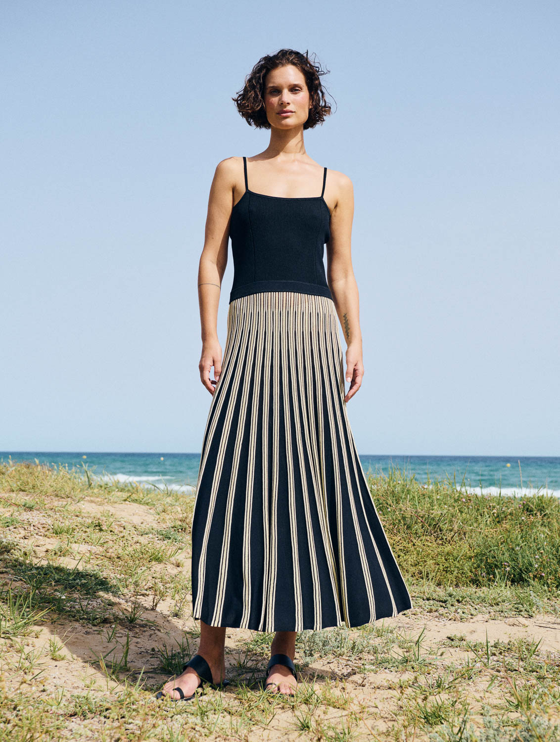 BLACK AND BEIGE STRIPE KNIT DRESS
