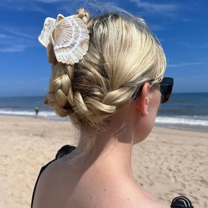 HAND-PAINTED SEASHELL CLAW HAIR CLIP - GOLDEN SAND