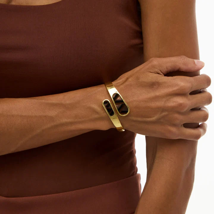 LYRA FEATHER BEZEL HINGE CUFF BRACELET