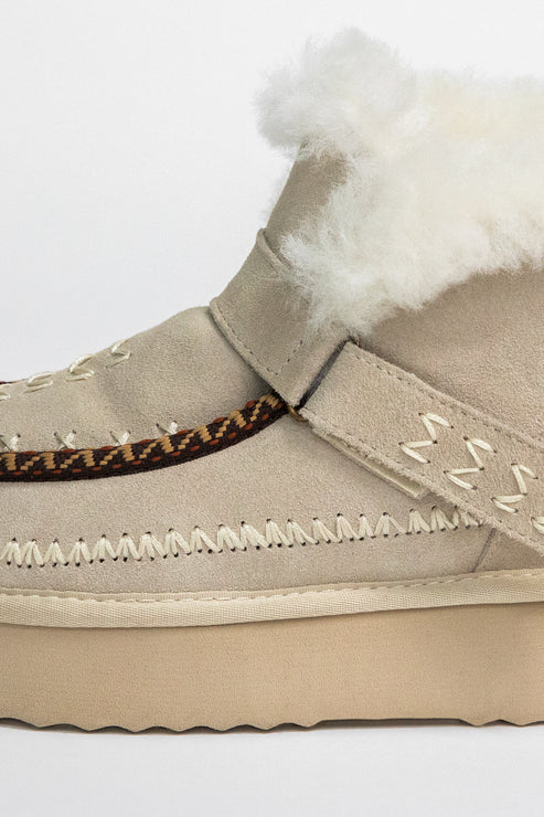 ALPINE SUEDE AND SHEEPSKIN BOOT - LATTE