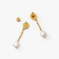 BLISSFUL FEATHER PEARL DROP EARRINGS - PINK