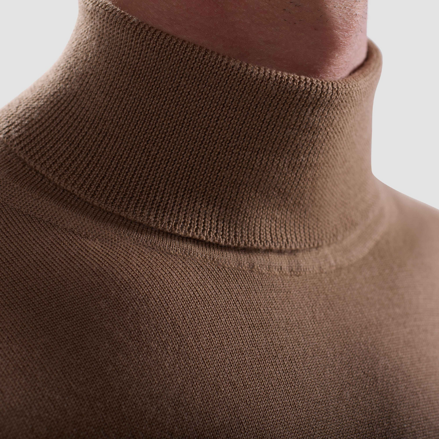 SUPER MERINO WOOL TURTLENECK - CAMEL