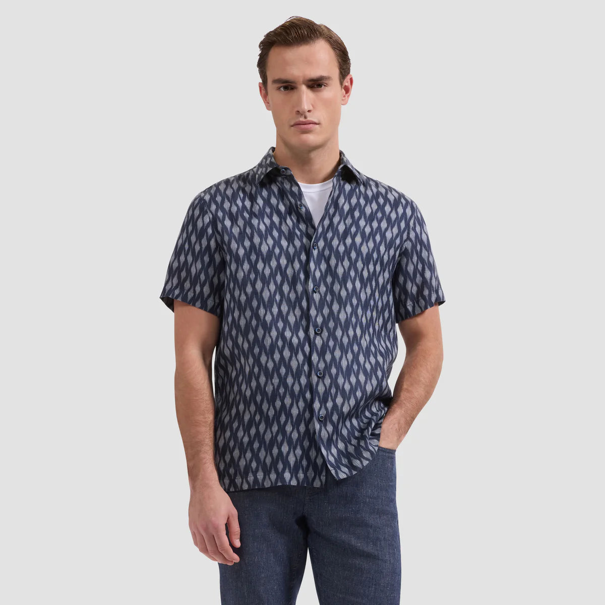 TEXTURED PRINT FINE LINEN SHAPED FIT SHORT SLEEVE SHIRT - NAVY