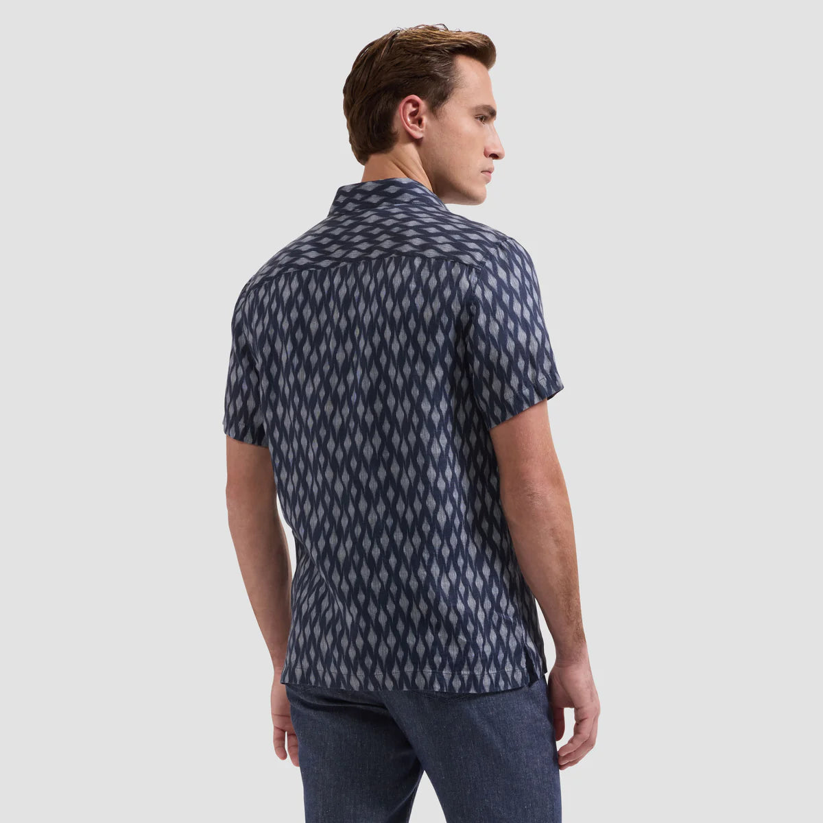 TEXTURED PRINT FINE LINEN SHAPED FIT SHORT SLEEVE SHIRT - NAVY