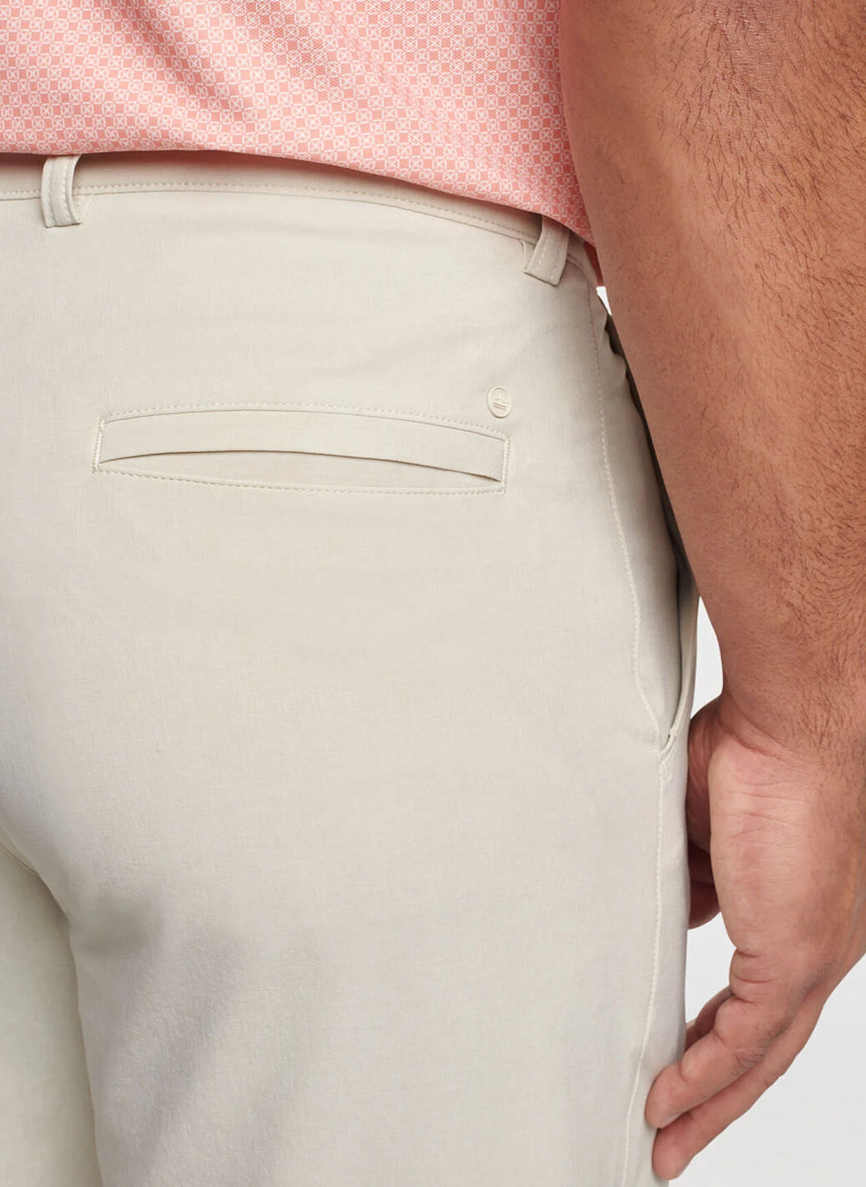 SHACKLEFORD PERFORMANCE HYBRID SHORT - SAND