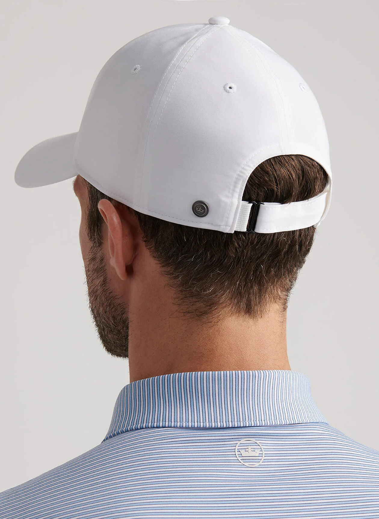 PURSUIT PERFORMANCE STACKED LOGO HAT - WHITE