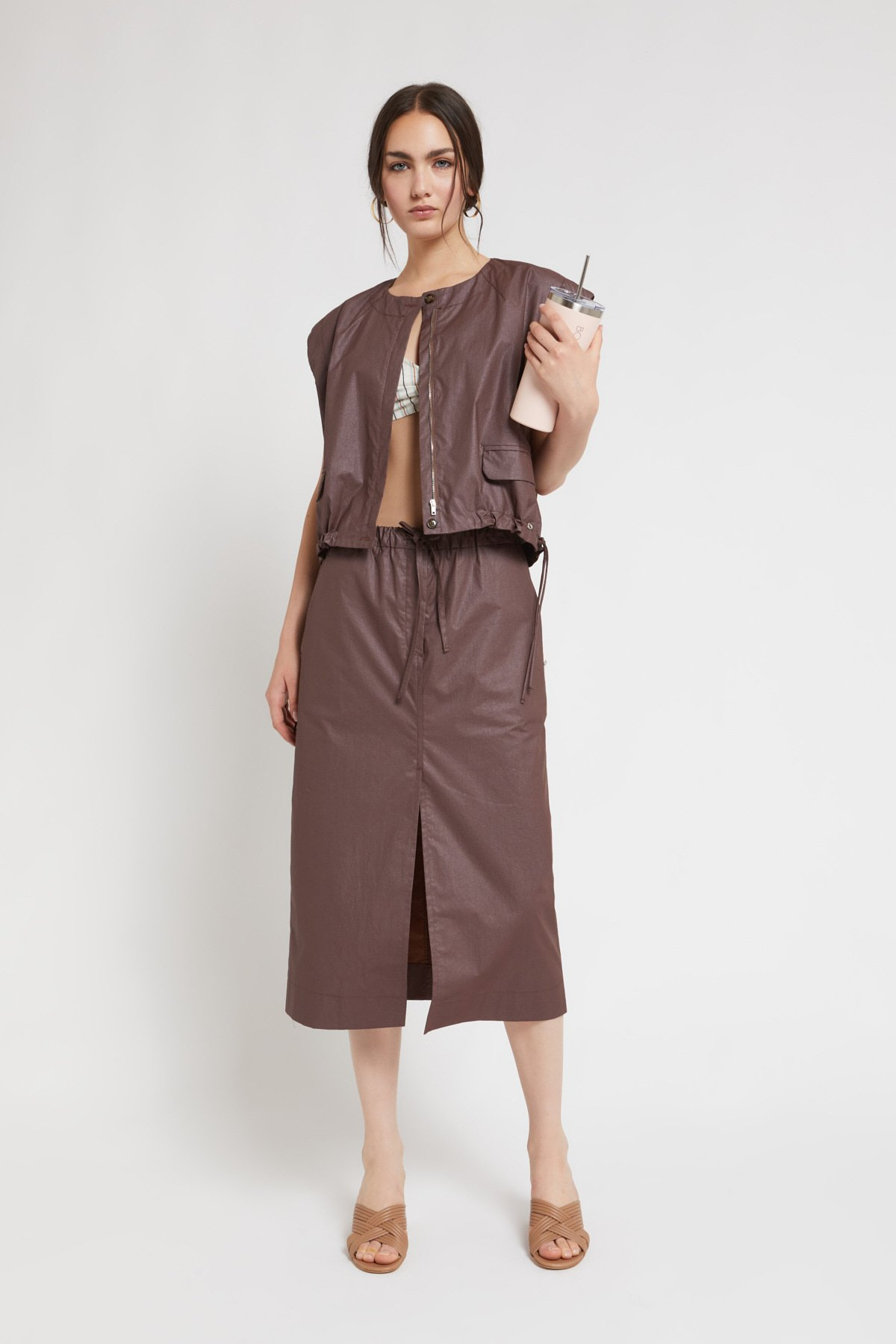 SOLID COTTON VEST WITH POCKETS - CHOCOLATE