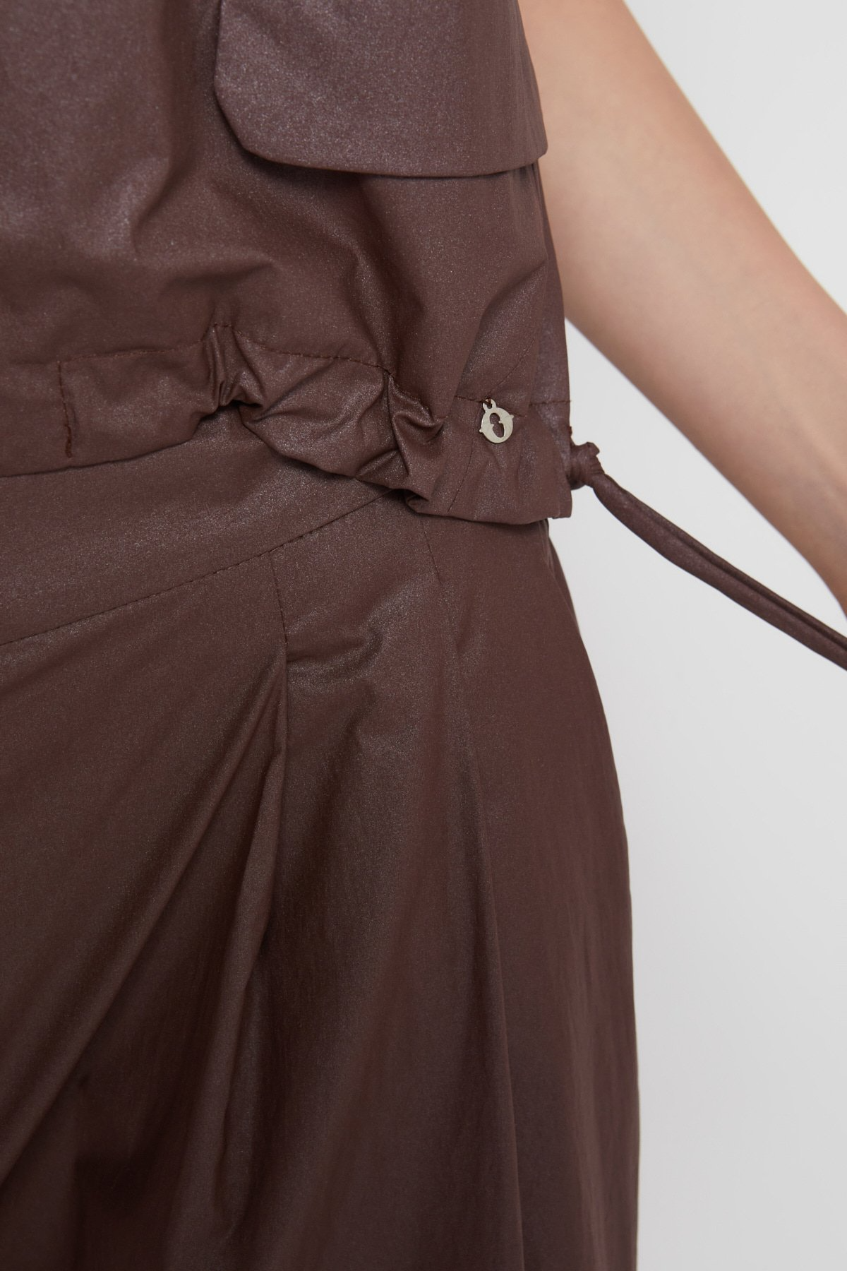 SOLID COTTON VEST WITH POCKETS - CHOCOLATE