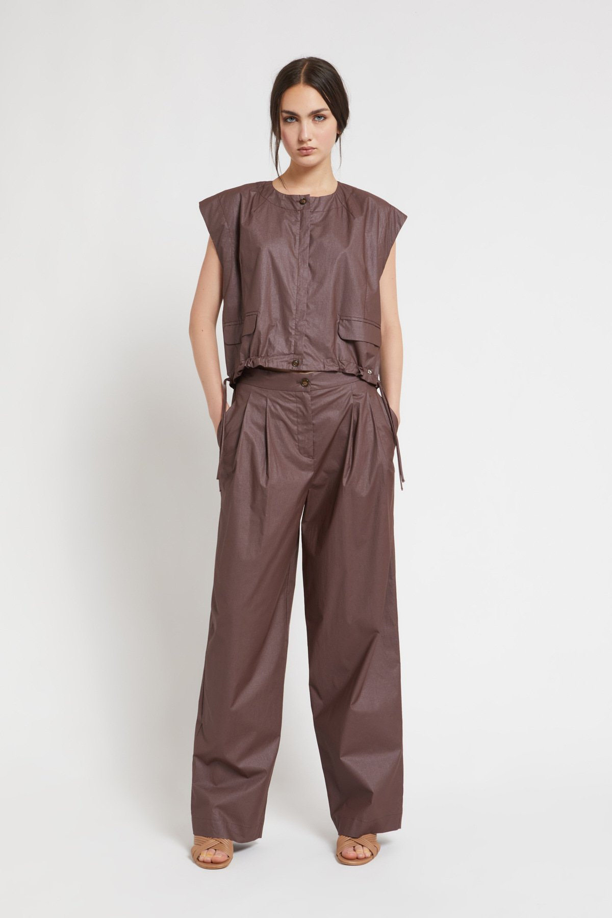 SOLID COTTON VEST WITH POCKETS - CHOCOLATE