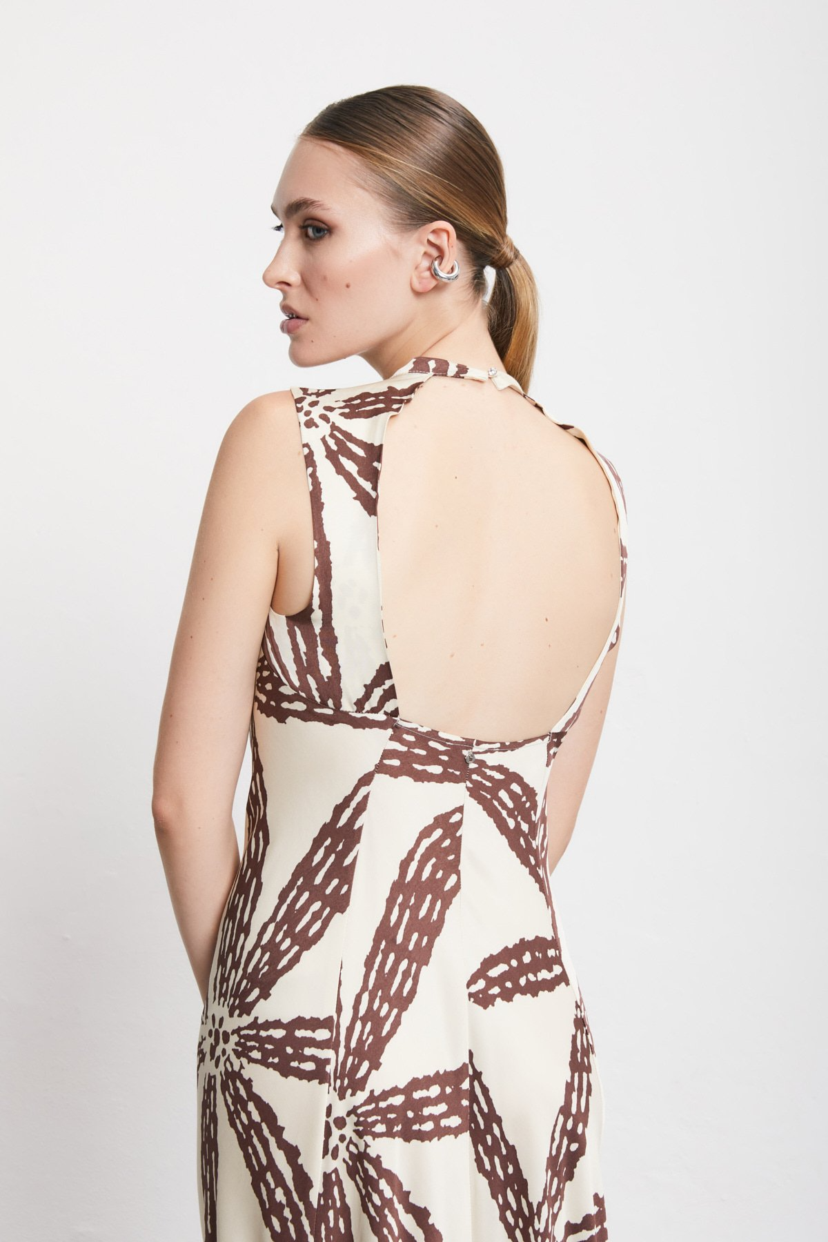 SLEEVELESS OPEN BACK ABSTRACT MAXI DRESS