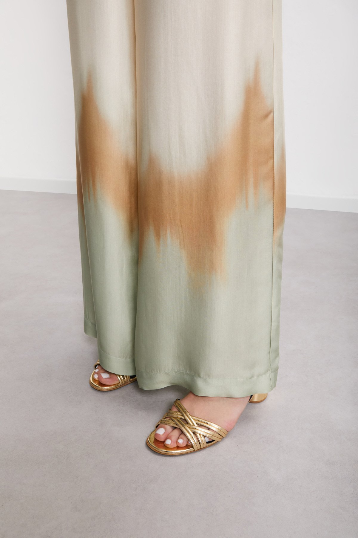 MINT OMBRE SATIN WIDE LEG PANT