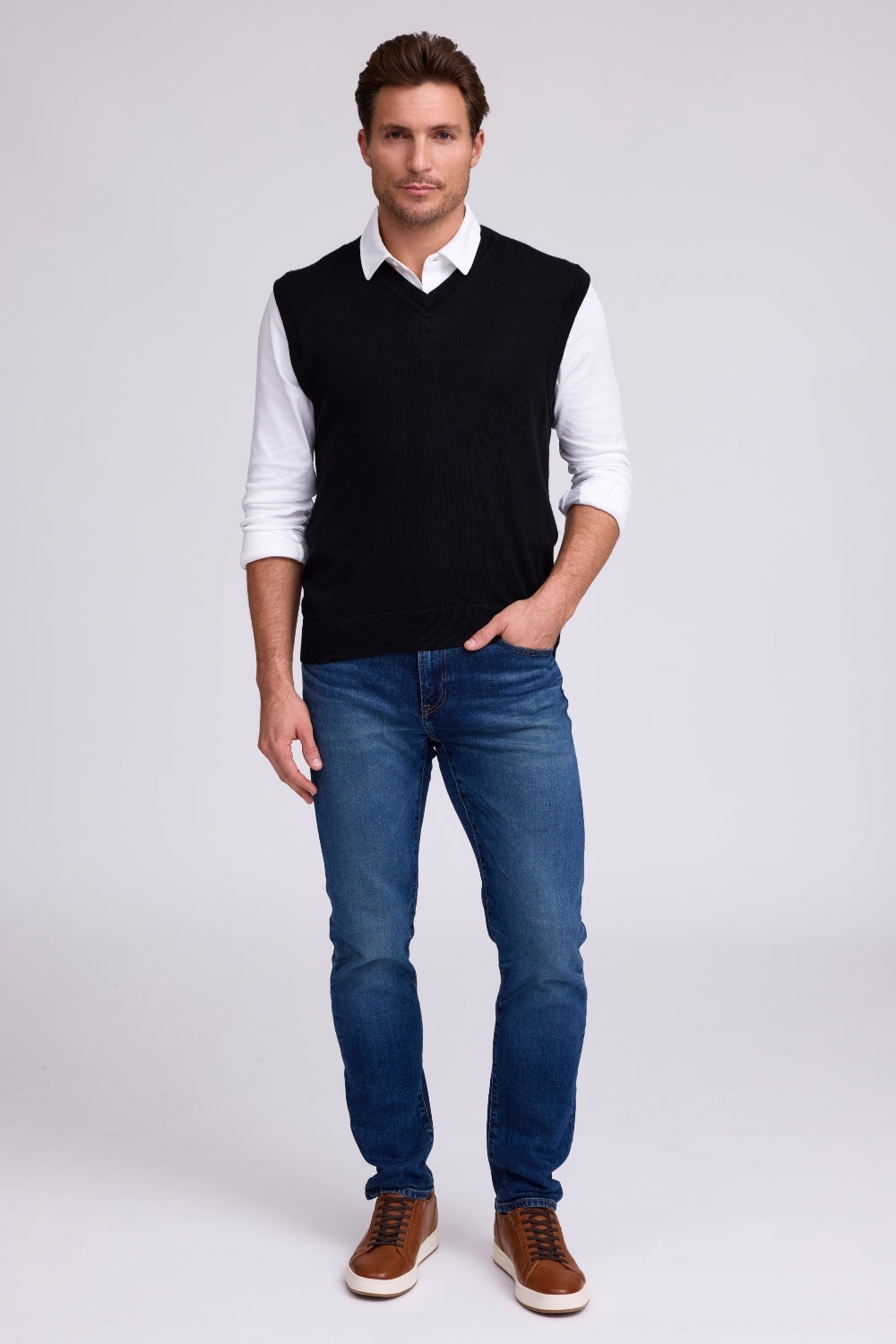EXTRAFINE MERINO V-NECK VEST - BLACK
