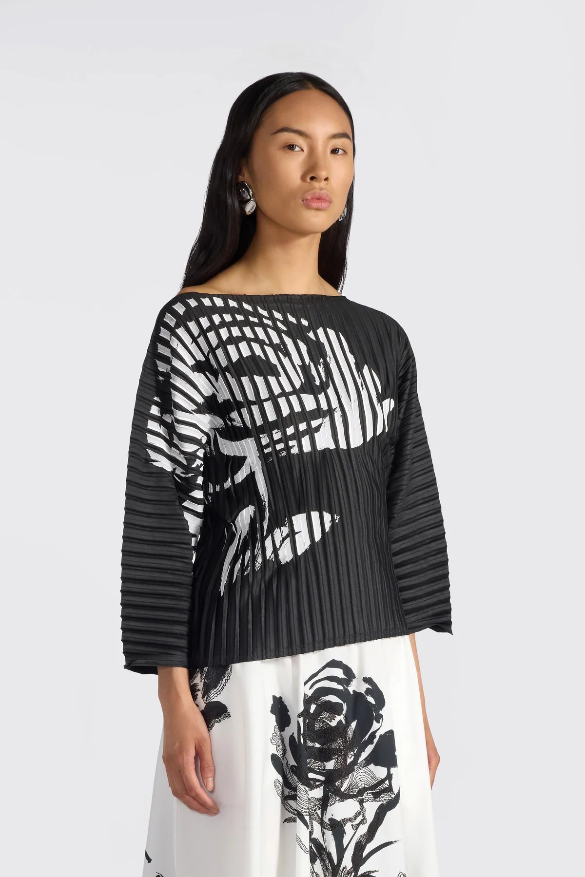 FRIDA PRINTED ROSE TOP - BLACK