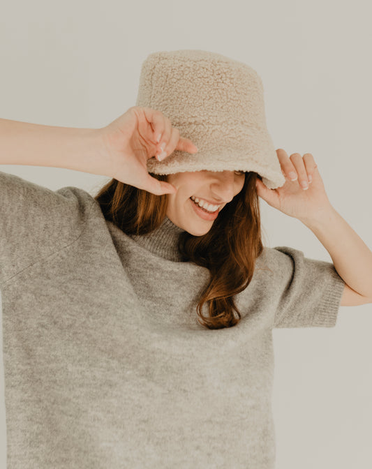 ALOE FAUX SHEARLING BUCKET HAT - IVORY
