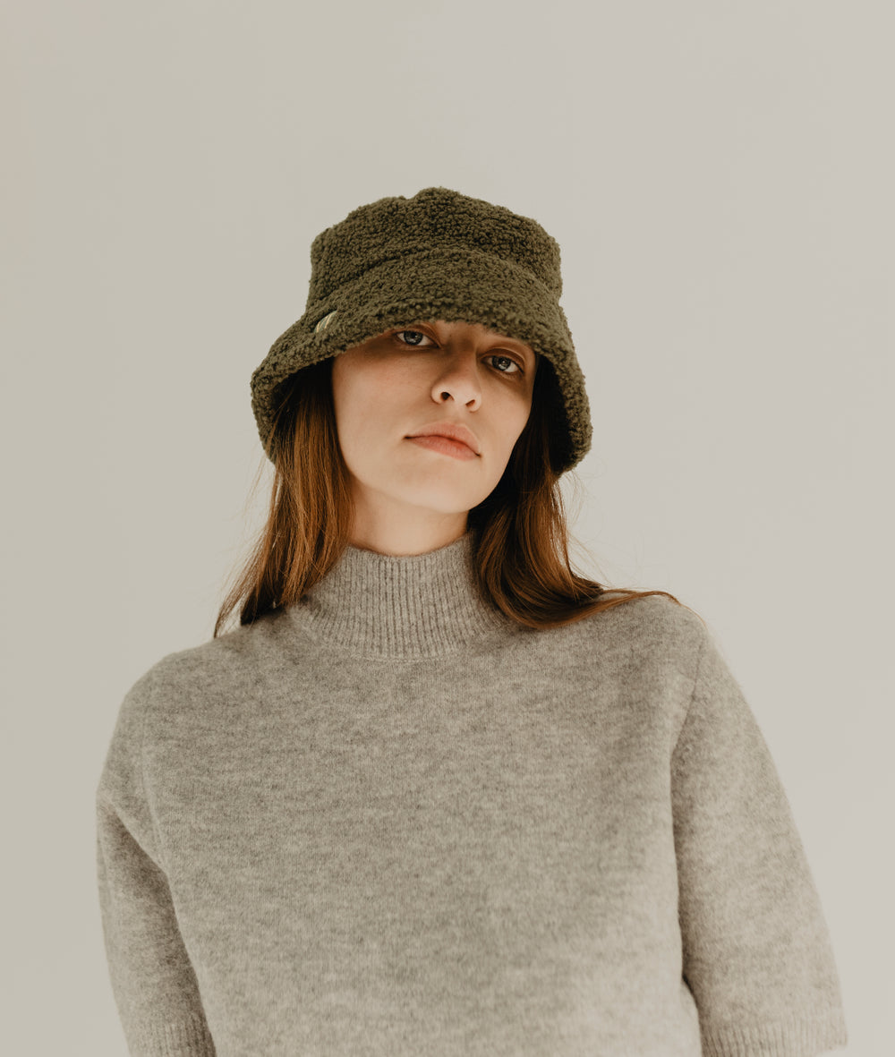 ALOE FAUX SHEARLING BUCKET HAT - KAKI