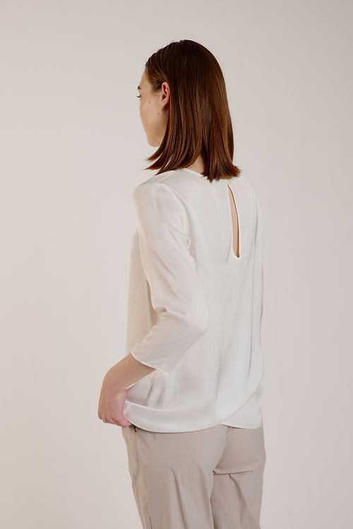 CLASSIC FLOWING BLOUSE - WHITE