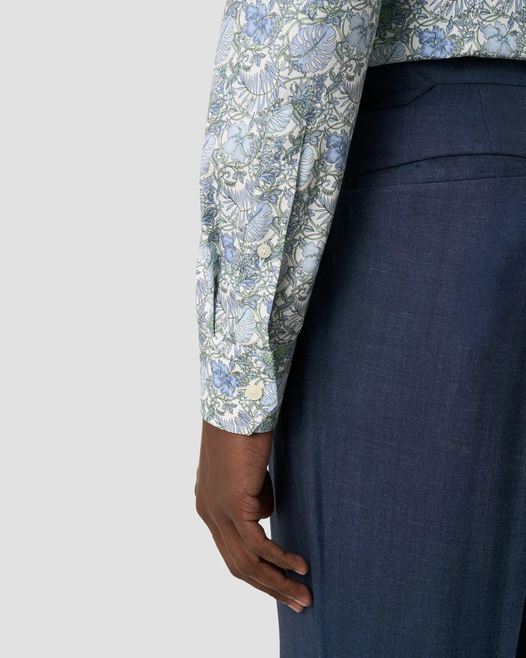 GREEN BLUE AND WHITE FLORAL SIGNATURE TWILL SHIRT