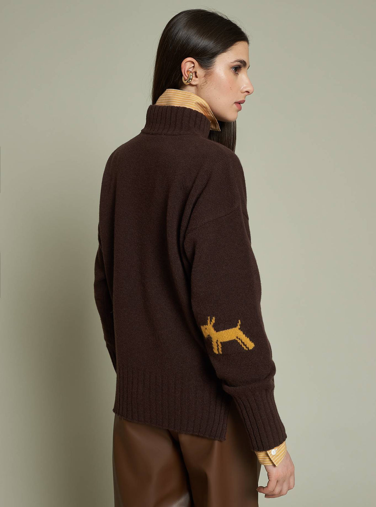 BROWN DOGGY PRINT WOOL SWEATER