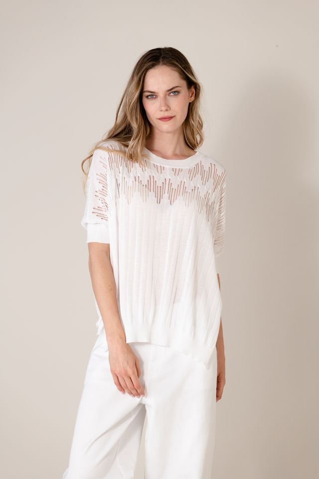 WHITE ROUND NECK KNIT TOP
