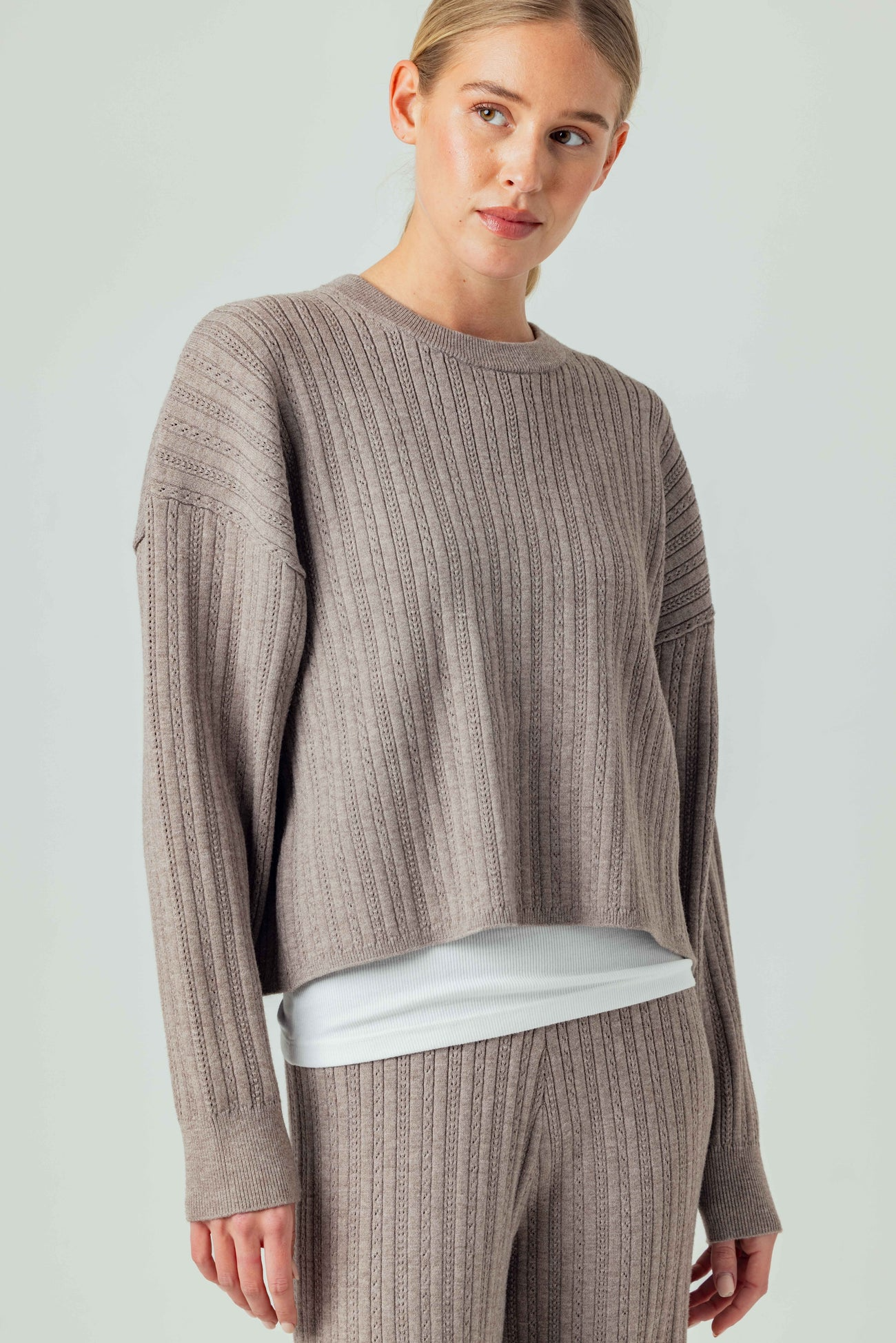 VALLIS RELAXED FIT SWEATER - POINTELLE LATTE