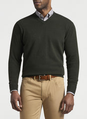 CROWN COMFORT CASHMERE V-NECK SWEATER - DARK OLIVE