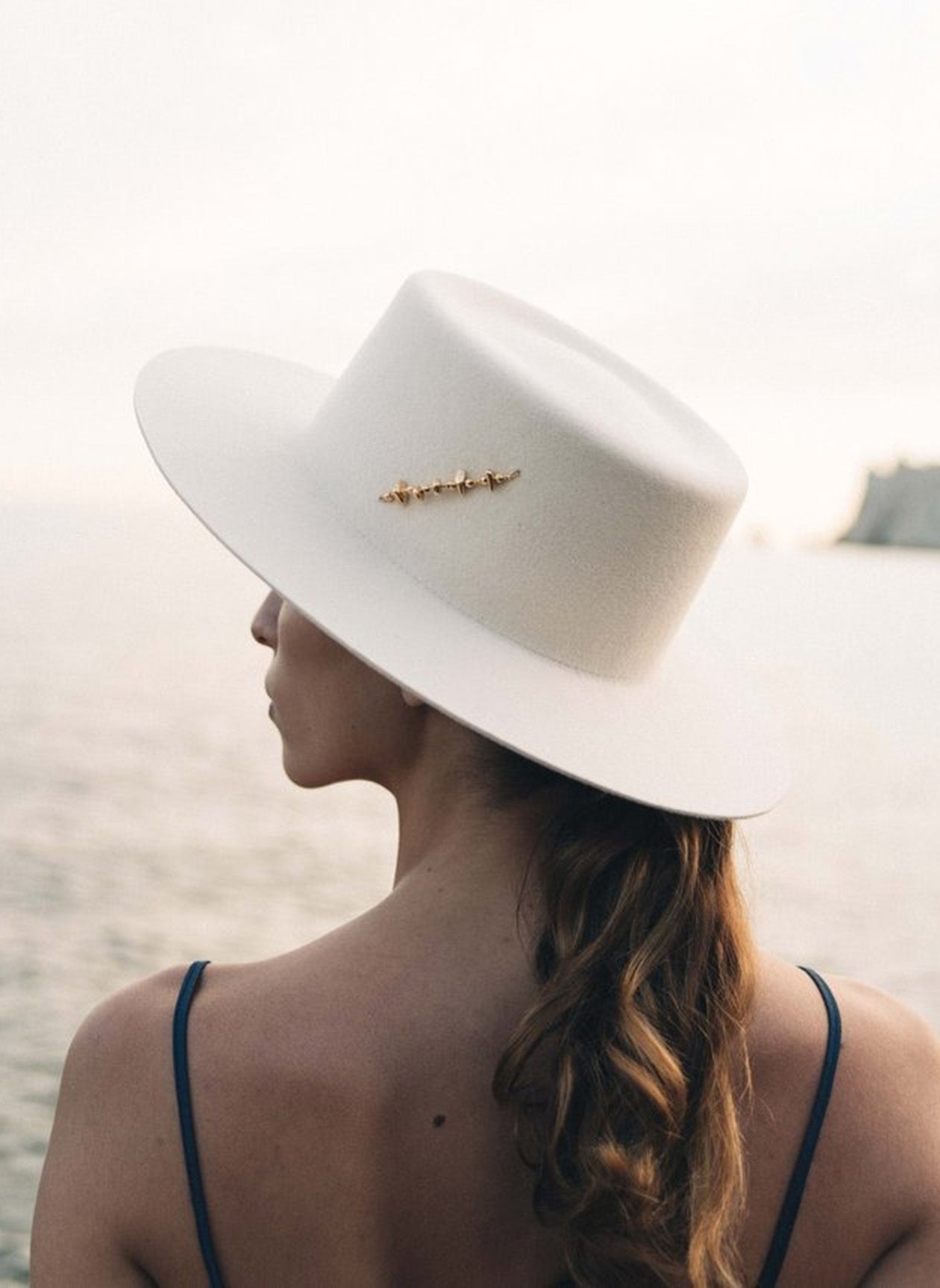 THE JADE HAT - OFF WHITE