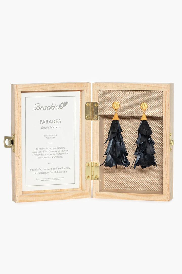 PARADES FEATHER EARRINGS WITH GOLD NUGGET