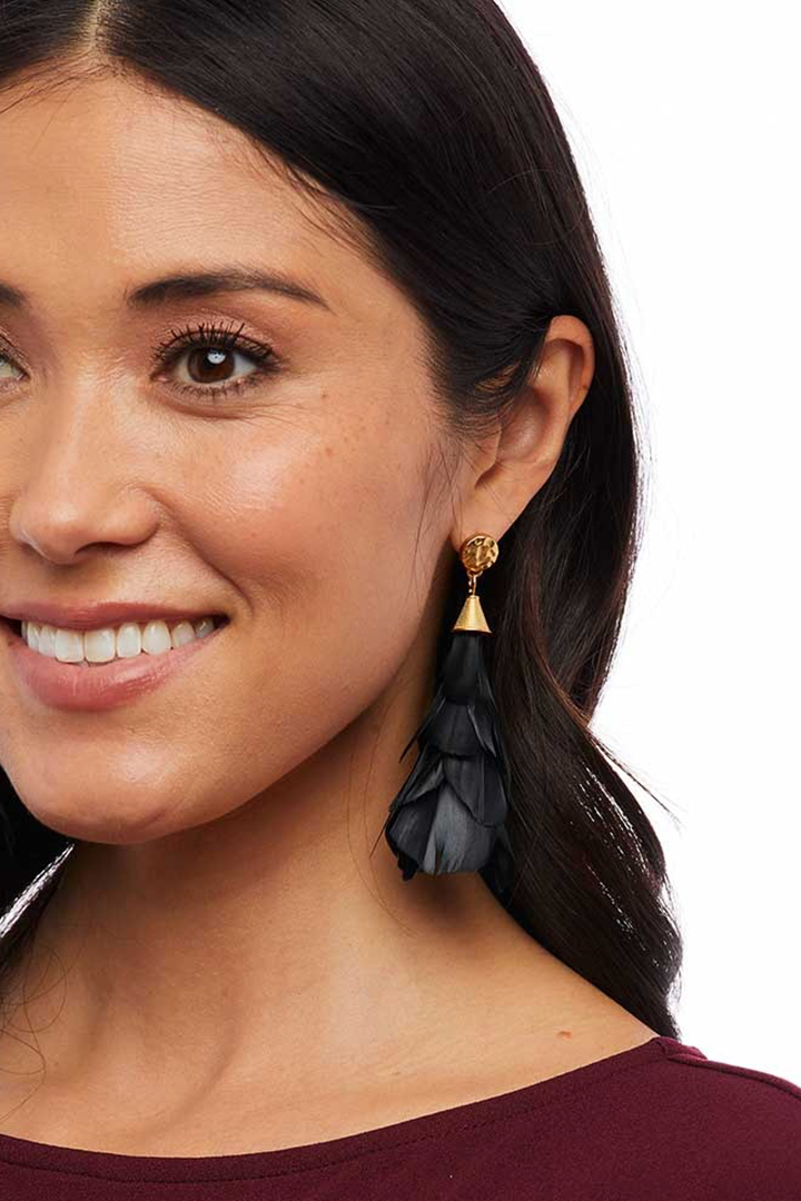 PARADES FEATHER EARRINGS WITH GOLD NUGGET